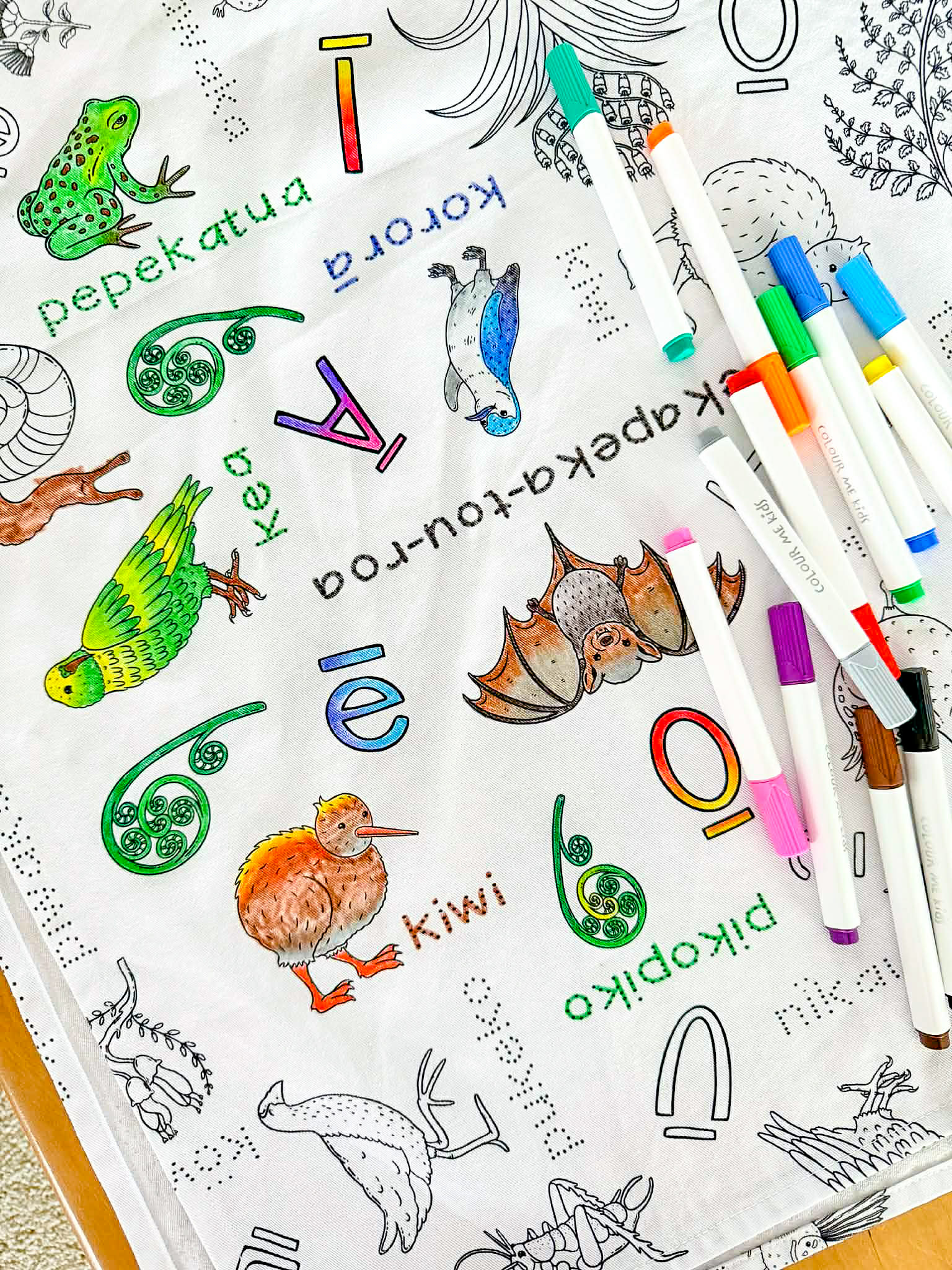 Washable, Reusable Colouring In Tablecloth Set - TCHOAOTENGAHERE - Colour Me Kids