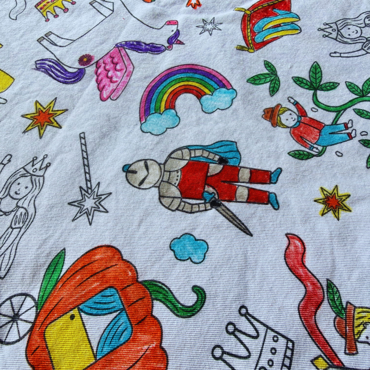 Washable, Reusable Colouring In Tablecloth Set - TCWHEELS - Colour Me Kids