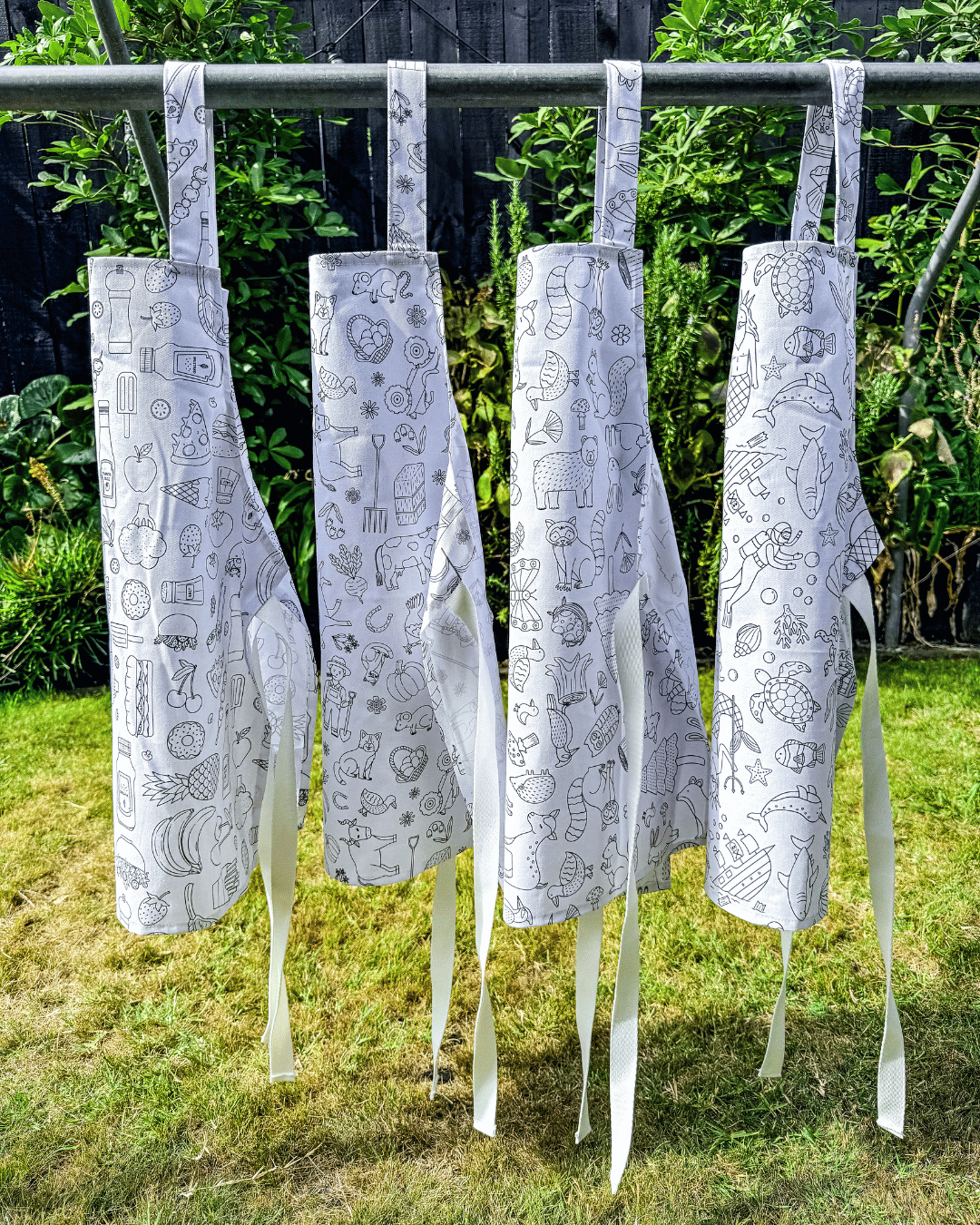 Washable, Waterproof Colouring in Apron Set - ON PRE - ORDER 🖍️ -  - Colour Me Kids