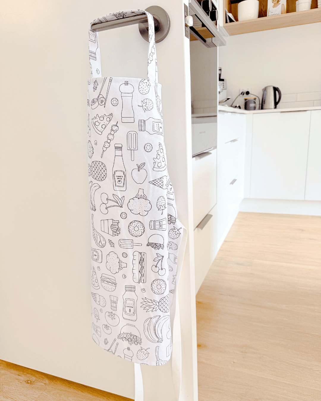 Washable, Waterproof Colouring in Apron Set - ON PRE - ORDER 🖍️ -  - Colour Me Kids